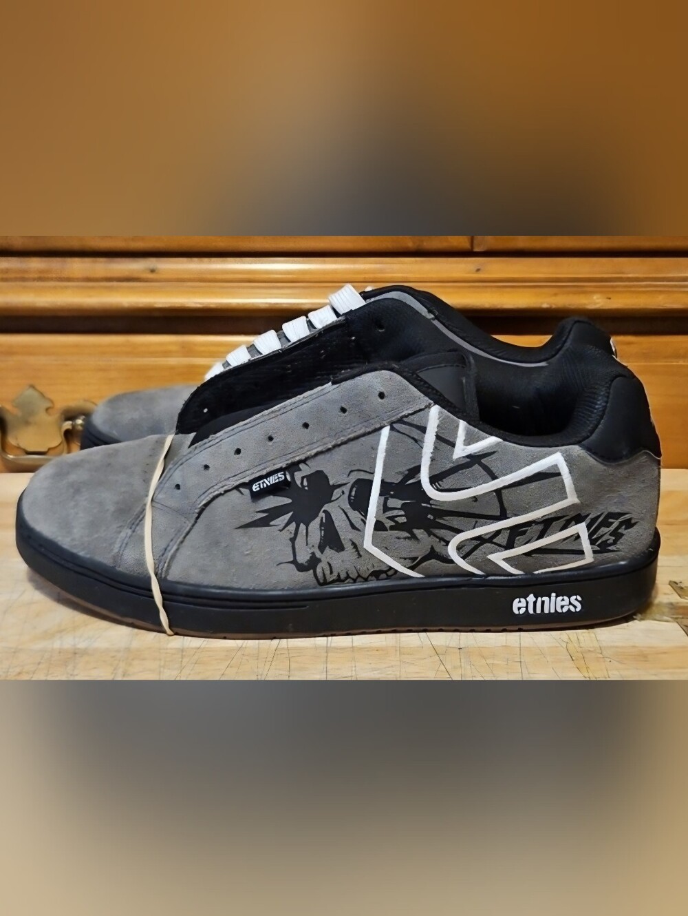 Etnies Gray Suede Athletic Skate Sneakers Size 11.5